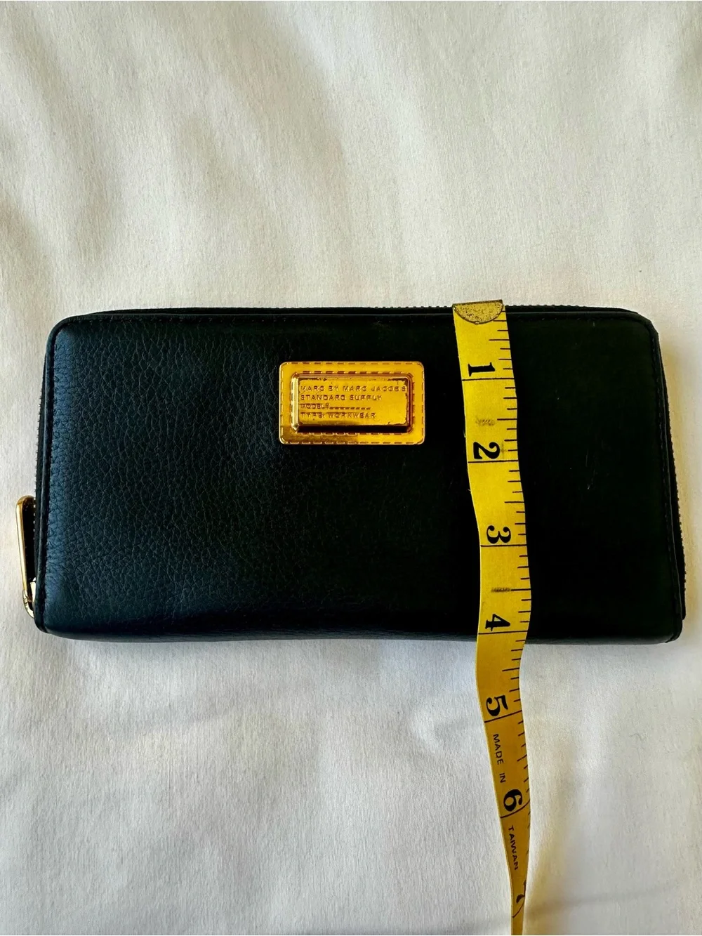 Marc By Marc Jacobs Black Pebbled Leather Zip Around Wallet Continental